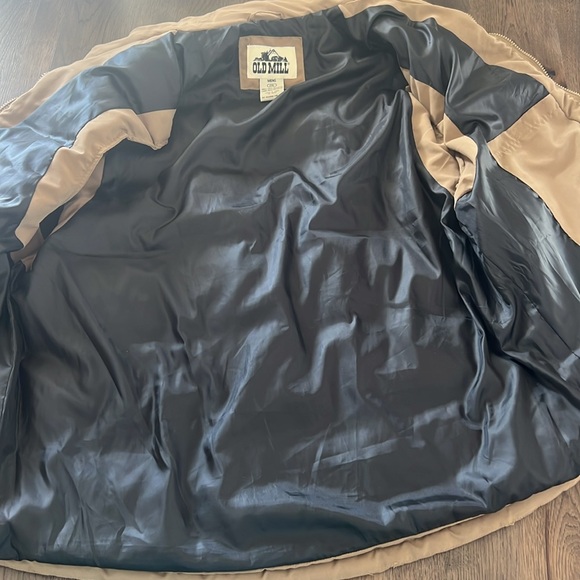 Old Mill Men’s 2XL Tan Puffer Vest - Picture 7 of 12